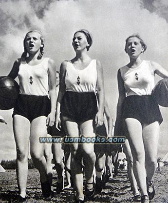BdM girls in sports clothing