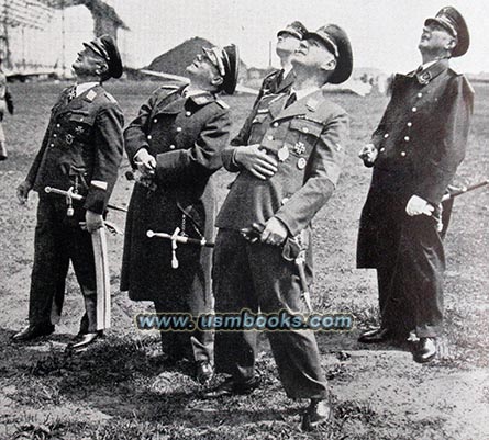 Ernst Udet, NSFK Korpsführer Generalleutnant Friedrich Christiansen, Nazi daggers